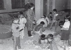 子ども達も参加した展示工事 昭和59年（1984）1月